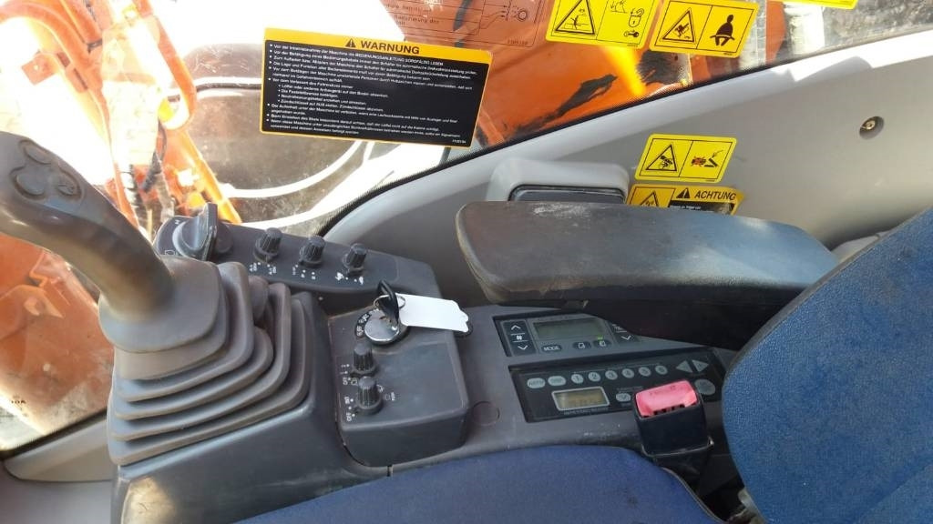 Hitachi ZX 210 LC - Rupsgraafmachine: afbeelding 5 Hitachi ZX 210 LC - Rupsgraafmachine: afbeelding 5