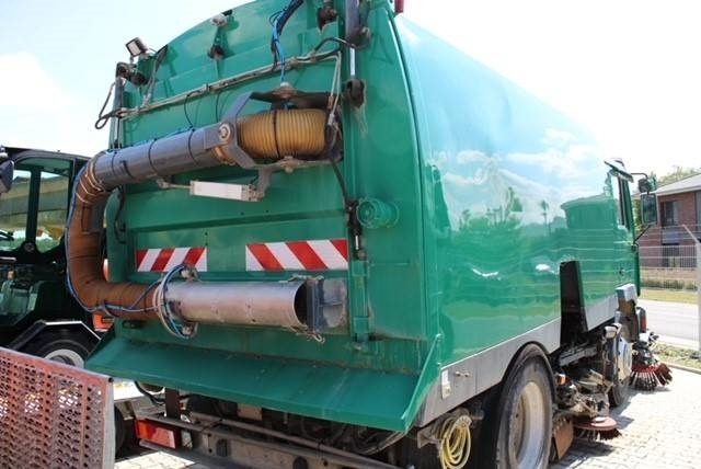 MAN M 2000 - Veegwagen: afbeelding 2 MAN M 2000 - Veegwagen: afbeelding 2
