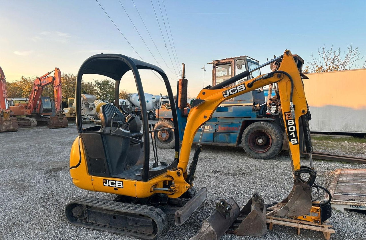 Mini escavatore Jcb 18 quintali - Minigraafmachine: afbeelding 5 Mini escavatore Jcb 18 quintali - Minigraafmachine: afbeelding 5