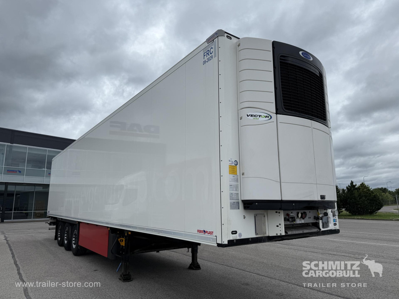SCHMITZ Reefer Standard - Isotherm oplegger: afbeelding 1 SCHMITZ Reefer Standard - Isotherm oplegger: afbeelding 1