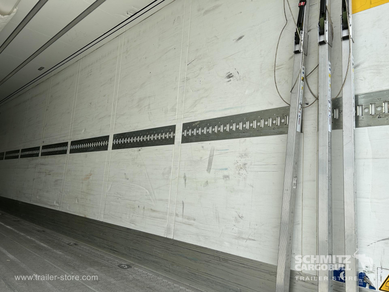 SCHMITZ Reefer Standard - Isotherm oplegger: afbeelding 5 SCHMITZ Reefer Standard - Isotherm oplegger: afbeelding 5