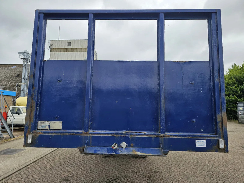 DECKERS DECKERS - Open bak met boorden oplegger: afbeelding 2 DECKERS DECKERS - Open bak met boorden oplegger: afbeelding 2