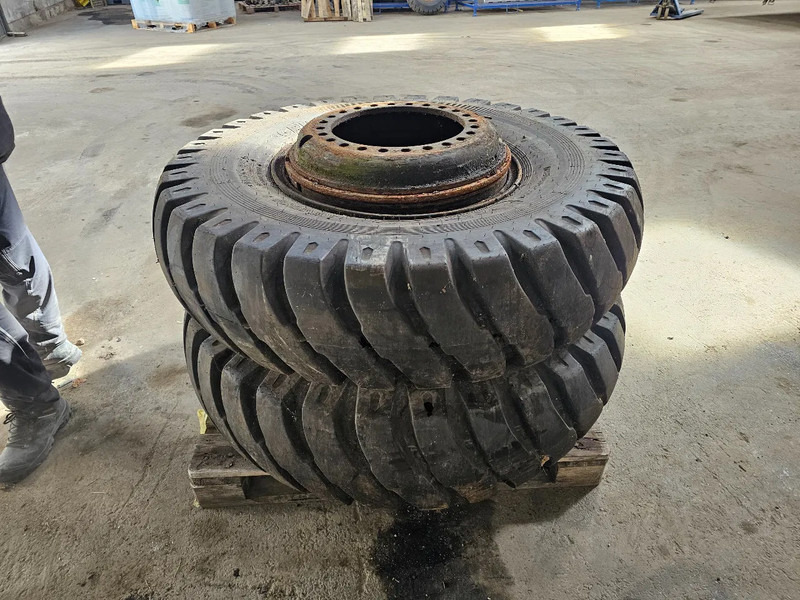 Grip Master 14.00-24 - Band voor Vrachtwagen: afbeelding 5 Grip Master 14.00-24 - Band voor Vrachtwagen: afbeelding 5