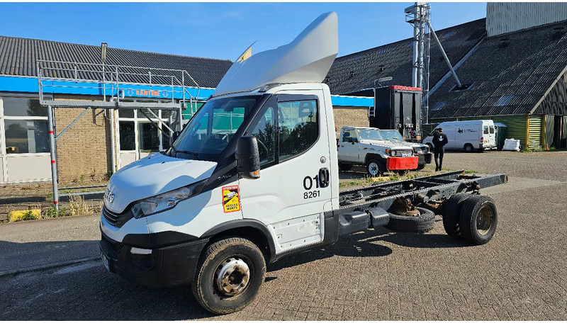 Iveco Daily IS70CI2BA - Chassis vrachtwagen: afbeelding 1 Iveco Daily IS70CI2BA - Chassis vrachtwagen: afbeelding 1
