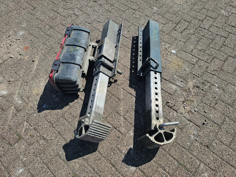 Jost Aluminium trailer steunpoot - 25KG - Frame/ Chassis voor Vrachtwagen: afbeelding 2 Jost Aluminium trailer steunpoot - 25KG - Frame/ Chassis voor Vrachtwagen: afbeelding 2