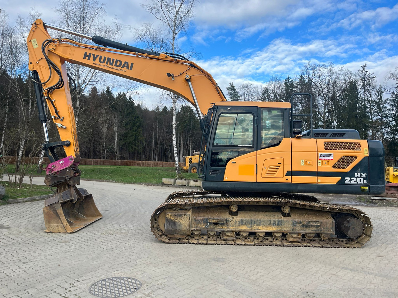 HYUNDAI HX 220 L - Rupsgraafmachine: afbeelding 1 HYUNDAI HX 220 L - Rupsgraafmachine: afbeelding 1