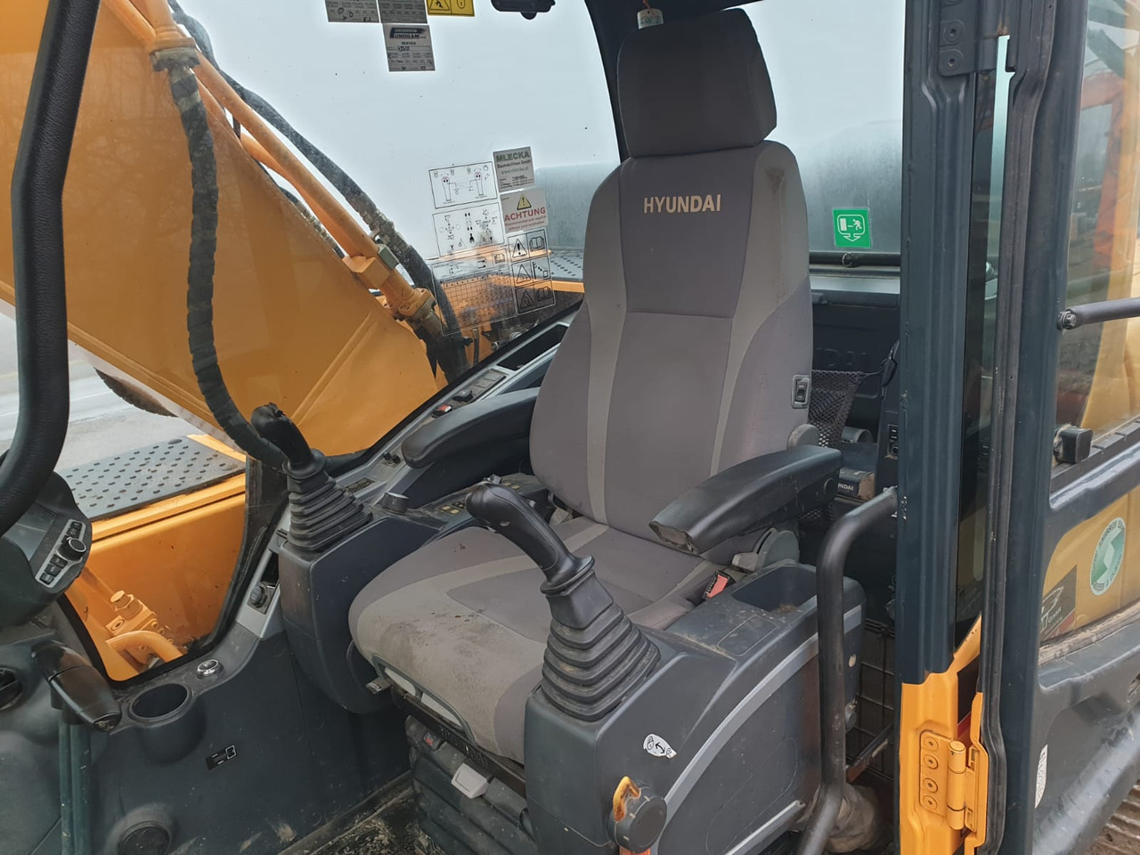 Rupsgraafmachine Hyundai R 220 LC-9A: afbeelding 14
