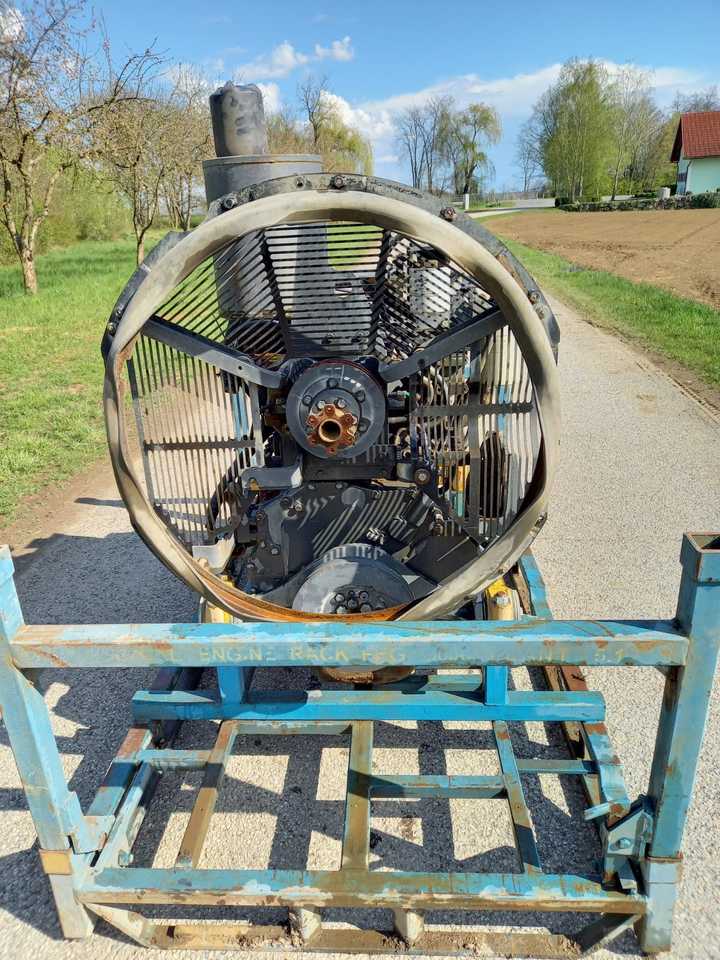 KOMATSU S6D125E-2 - Motor voor Bulldozer: afbeelding 2 KOMATSU S6D125E-2 - Motor voor Bulldozer: afbeelding 2