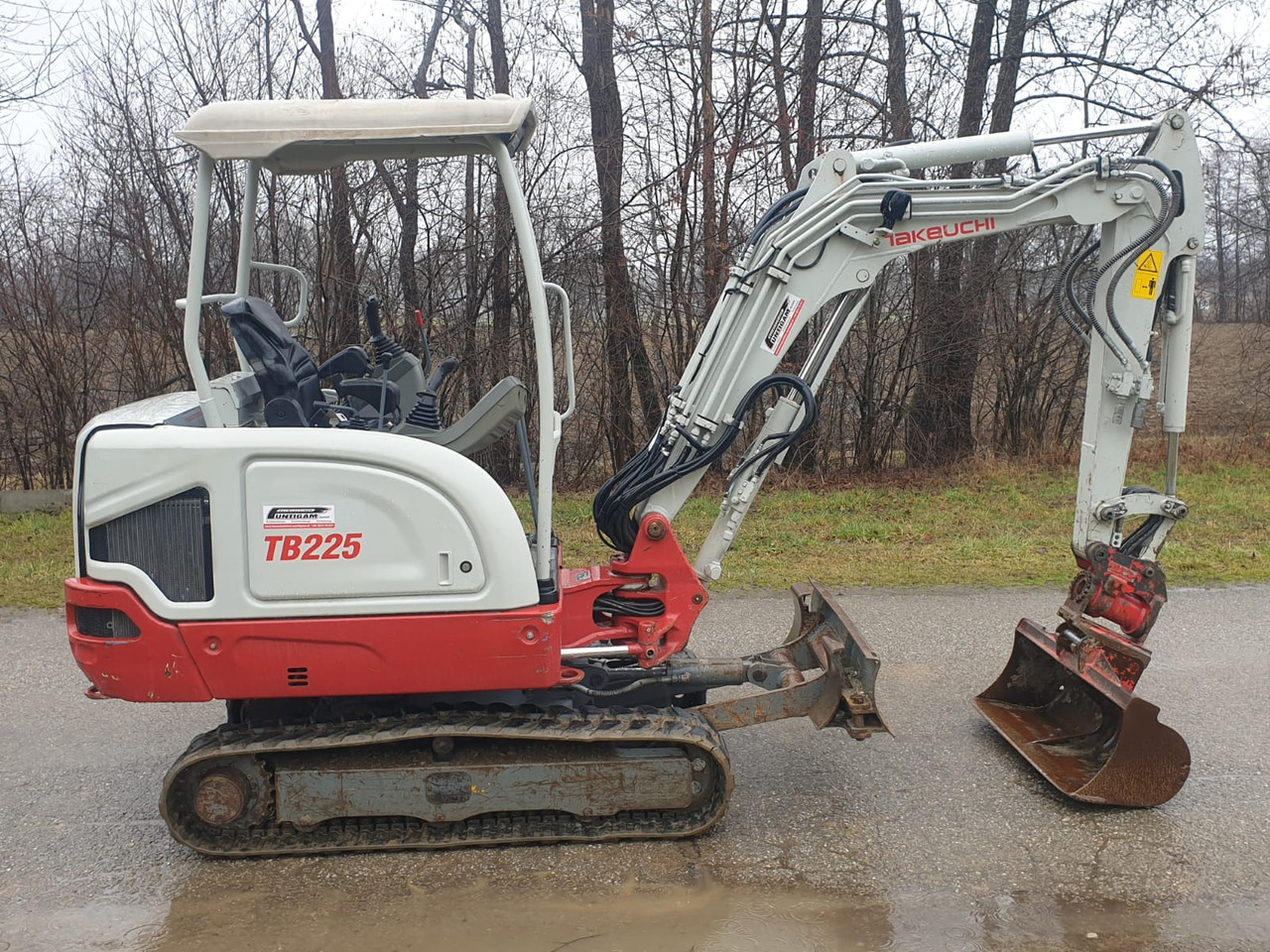 TAKEUCHI TB 225 - Minigraafmachine: afbeelding 2 TAKEUCHI TB 225 - Minigraafmachine: afbeelding 2