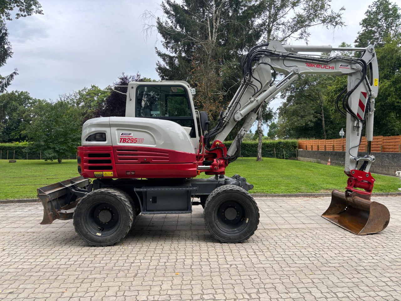 TAKEUCHI TB 295 W - Mobiele graafmachine: afbeelding 2 TAKEUCHI TB 295 W - Mobiele graafmachine: afbeelding 2