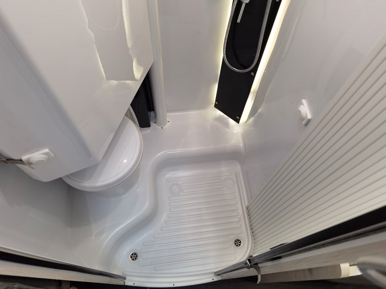 Half integraal camper Chausson 627 GA TITANIUM -PREMIUM /EINZELBETTEN & HUBBETT: afbeelding 23
