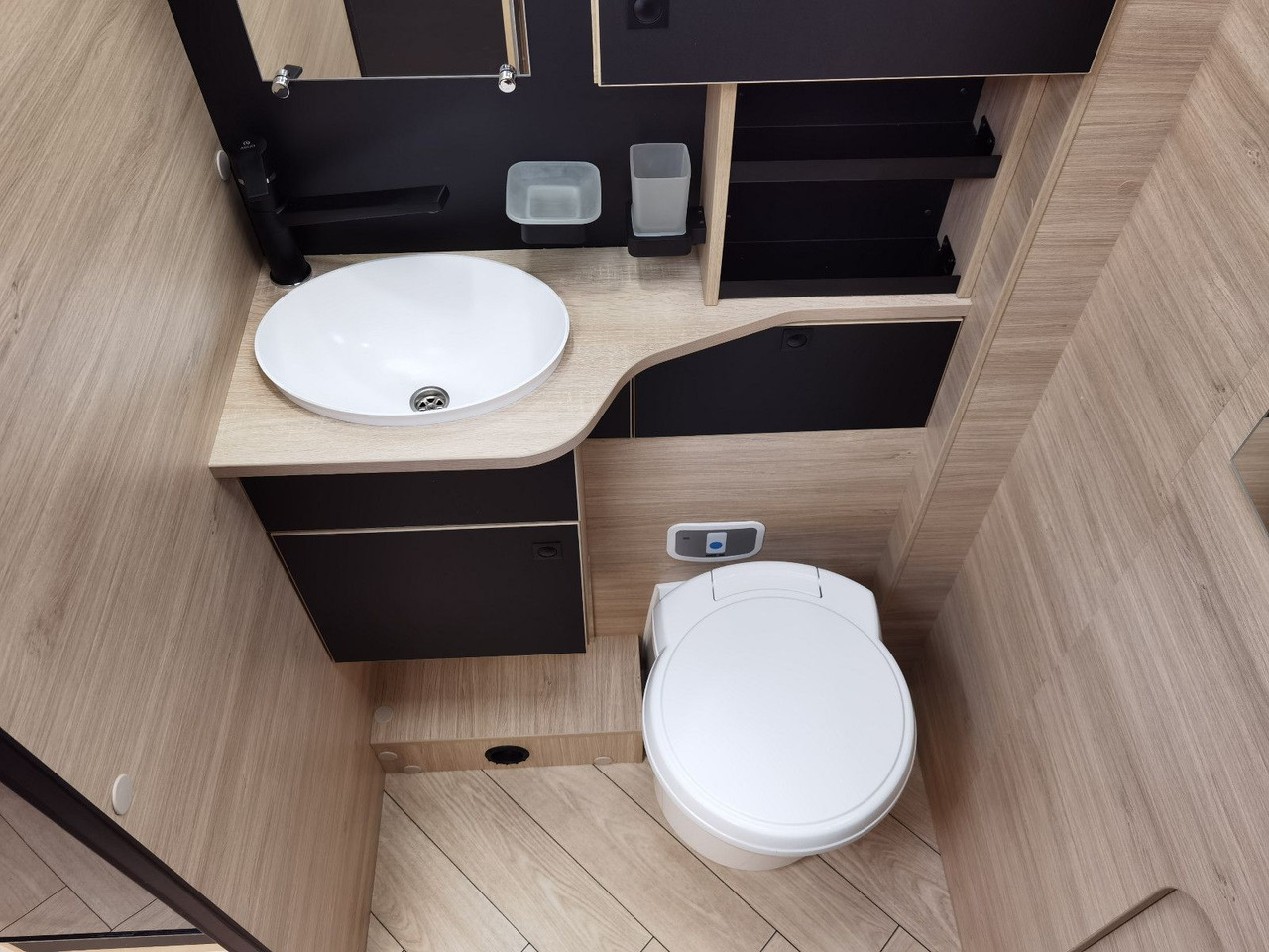 Half integraal camper Chausson 640 TITANIUM / MODELL 2026 / 165PS / XXL-HUBBETT: afbeelding 15 Half integraal camper Chausson 640 TITANIUM / MODELL 2026 / 165PS / XXL-HUBBETT: afbeelding 15