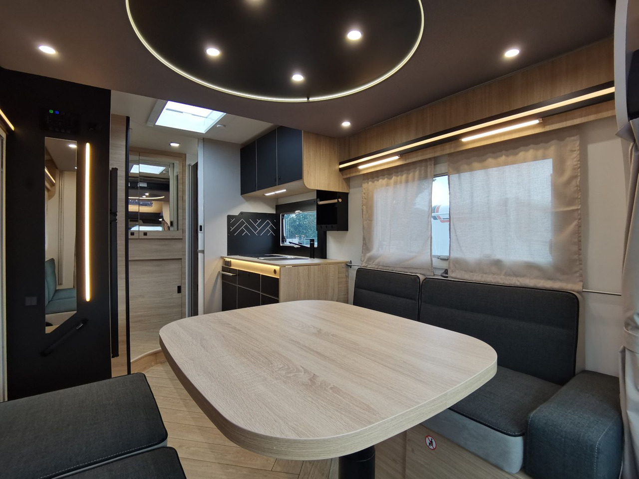 Half integraal camper Chausson 640 TITANIUM / MODELL 2026 / 165PS / XXL-HUBBETT: afbeelding 6 Half integraal camper Chausson 640 TITANIUM / MODELL 2026 / 165PS / XXL-HUBBETT: afbeelding 6