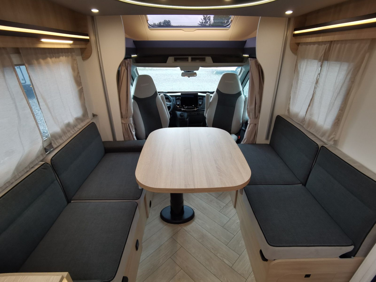 Half integraal camper Chausson 640 TITANIUM / MODELL 2026 / 165PS / XXL-HUBBETT: afbeelding 7 Half integraal camper Chausson 640 TITANIUM / MODELL 2026 / 165PS / XXL-HUBBETT: afbeelding 7