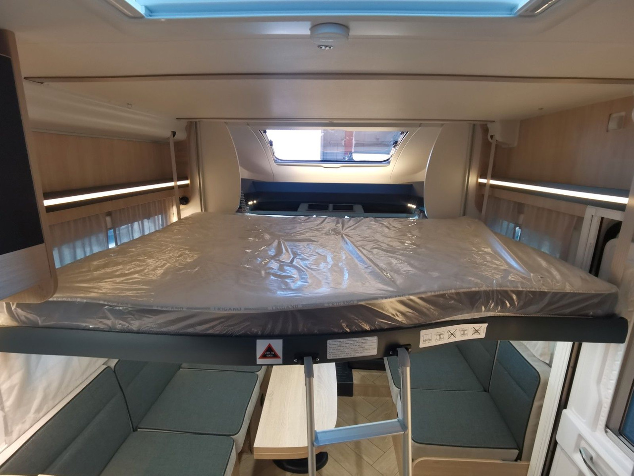 Half integraal camper Chausson 650 TITANIUM / -2026- / 165PS-8G. / AHK/ HUBBETT: afbeelding 18