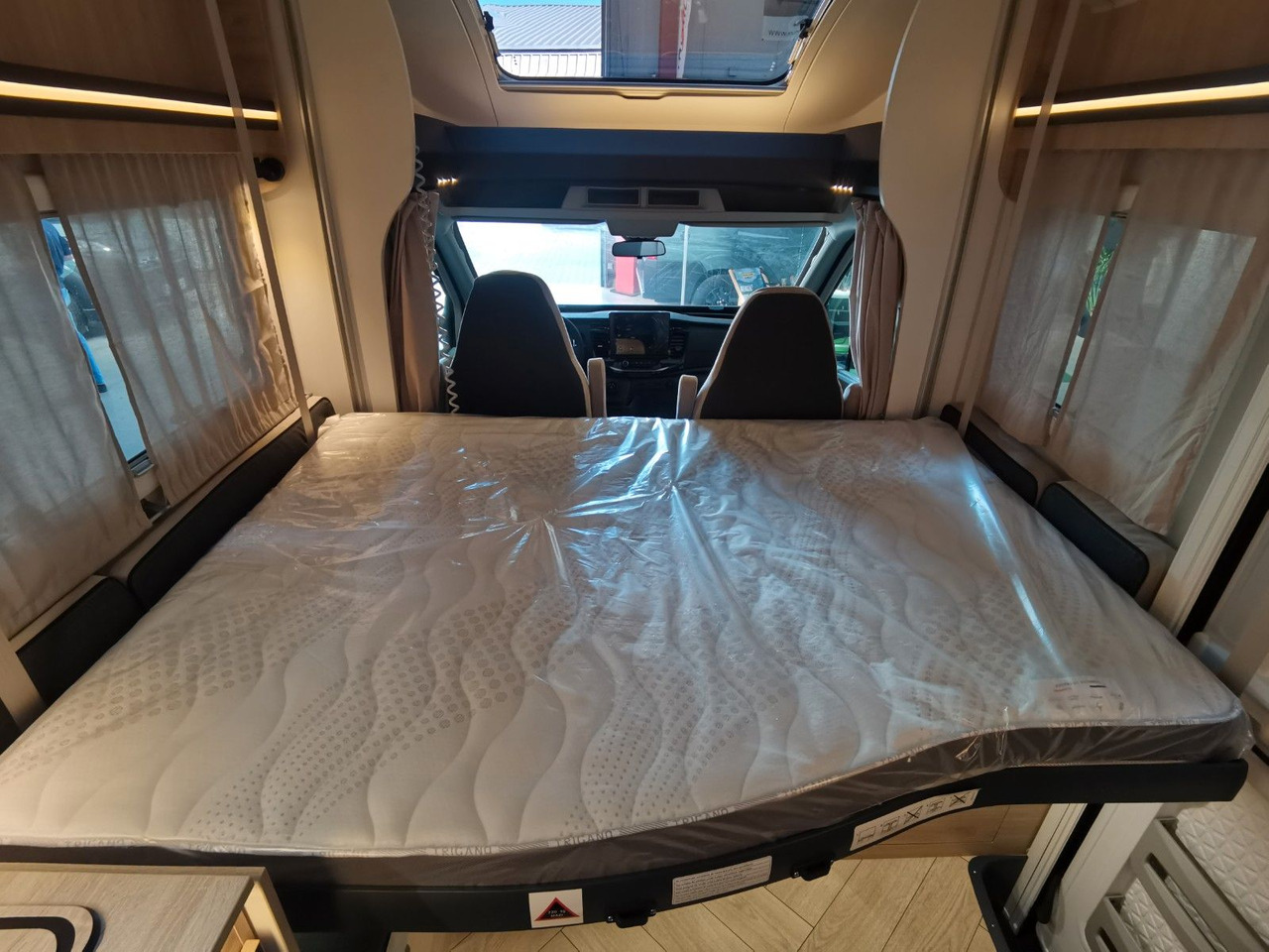 Half integraal camper Chausson 650 TITANIUM / -2026- / 165PS-8G. / AHK/ HUBBETT: afbeelding 17