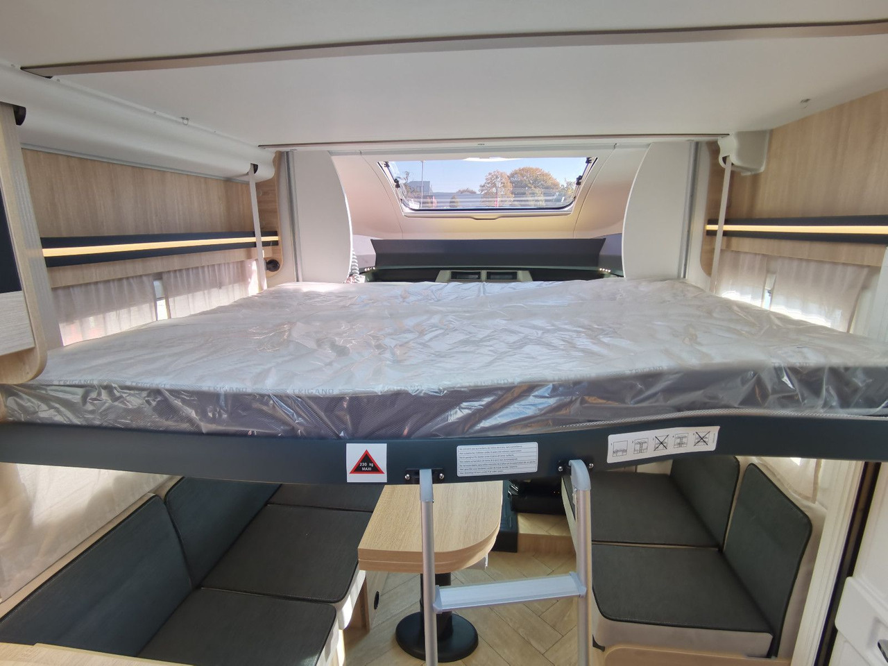 Half integraal camper Chausson 650 TITANIUM / - 2026 - / 165PS - 8G. / HUBBETT: afbeelding 19 Half integraal camper Chausson 650 TITANIUM / - 2026 - / 165PS - 8G. / HUBBETT: afbeelding 19