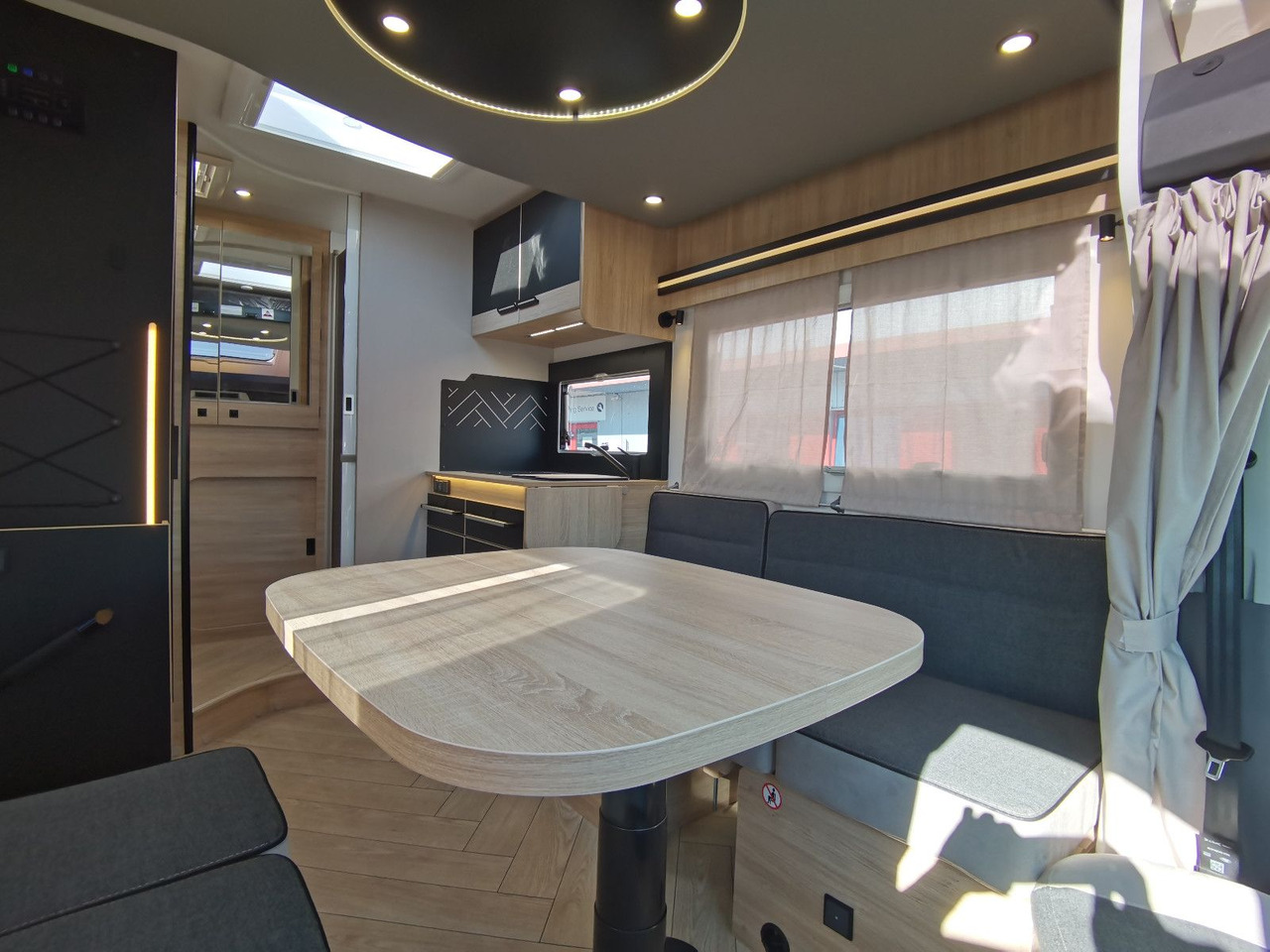 Half integraal camper Chausson 650 TITANIUM / - 2026 - / 165PS - 8G. / HUBBETT: afbeelding 13 Half integraal camper Chausson 650 TITANIUM / - 2026 - / 165PS - 8G. / HUBBETT: afbeelding 13