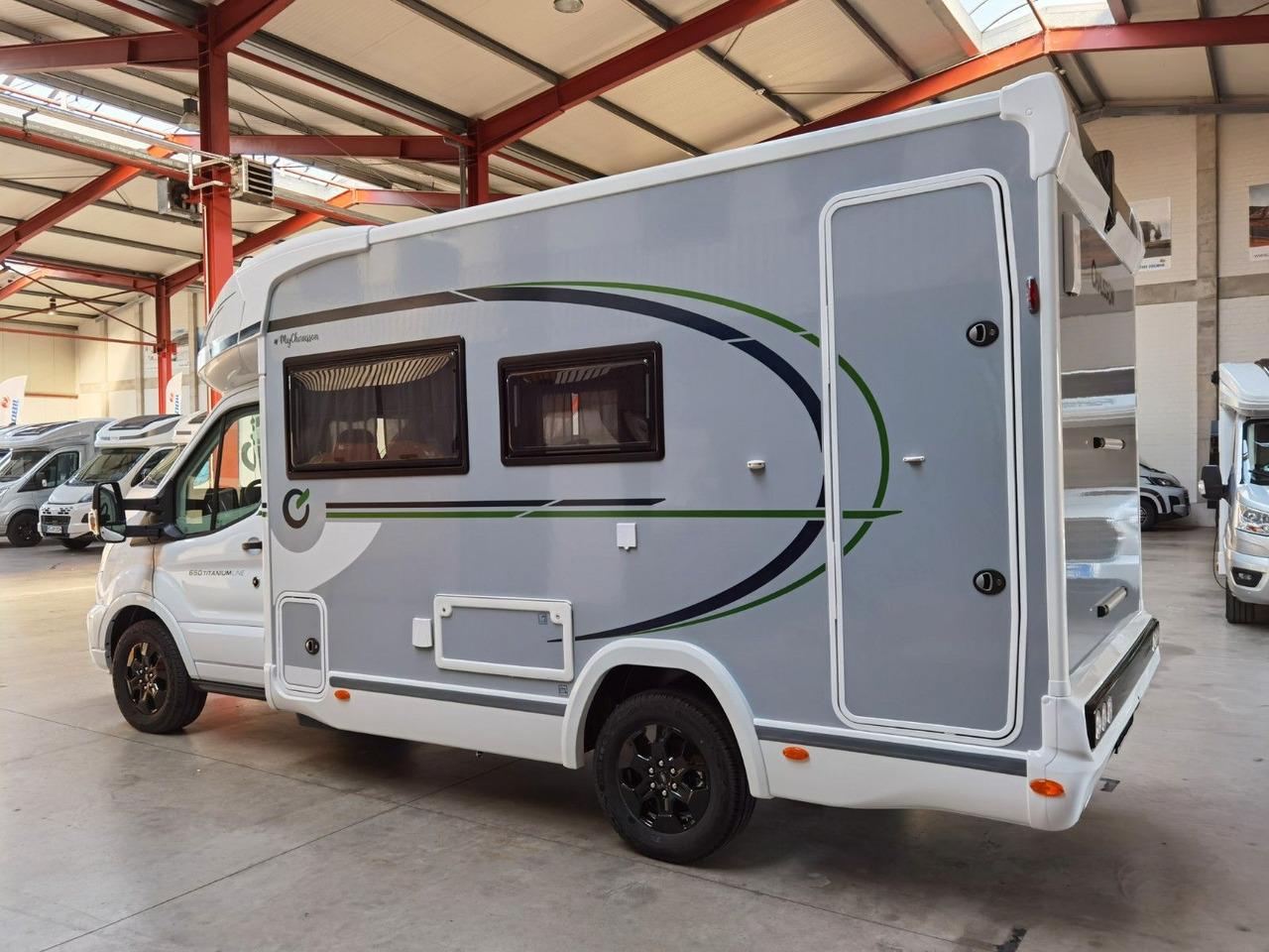 Chausson 650 TITANIUM / MODELL 2026 / 165PS-8G. / HUBBETT - Half integraal camper: afbeelding 5 Chausson 650 TITANIUM / MODELL 2026 / 165PS-8G. / HUBBETT - Half integraal camper: afbeelding 5