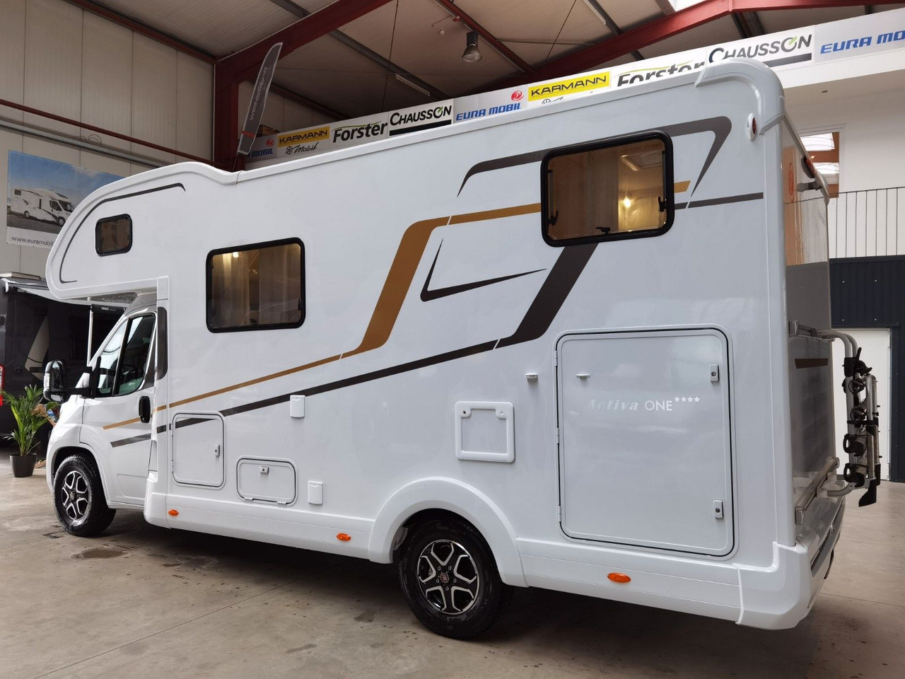 Eura Mobil ACTIVA ONE 690 HB / 180PS-40H MAXI/ PANORAMADACH - Alkoof camper: afbeelding 5 Eura Mobil ACTIVA ONE 690 HB / 180PS-40H MAXI/ PANORAMADACH - Alkoof camper: afbeelding 5