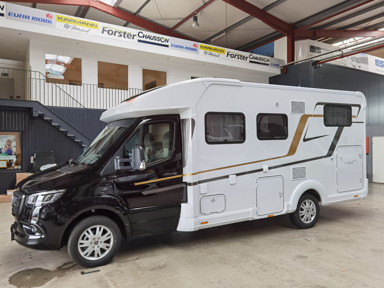 Half integraal camper Eura Mobil PROFILA T 696 EB /MONDIAL S-P. 2025/EINZELBETTEN: afbeelding 6