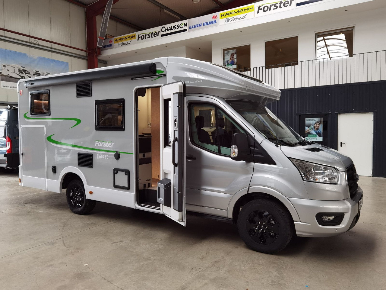 Forster T 669 EBN COUPÈ / -2025-/165PS/ SILVER - EDITION - Half integraal camper: afbeelding 5 Forster T 669 EBN COUPÈ / -2025-/165PS/ SILVER - EDITION - Half integraal camper: afbeelding 5
