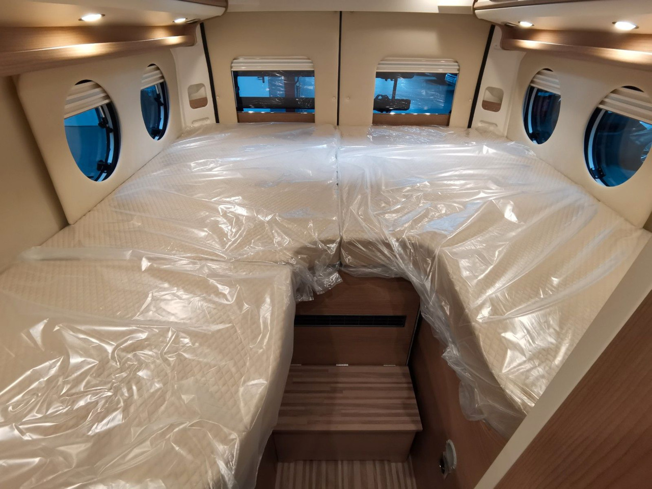 Buscamper Malibu VAN COMFORT GT - 640 LE / NAVIGATION & KEYLESS: afbeelding 17
