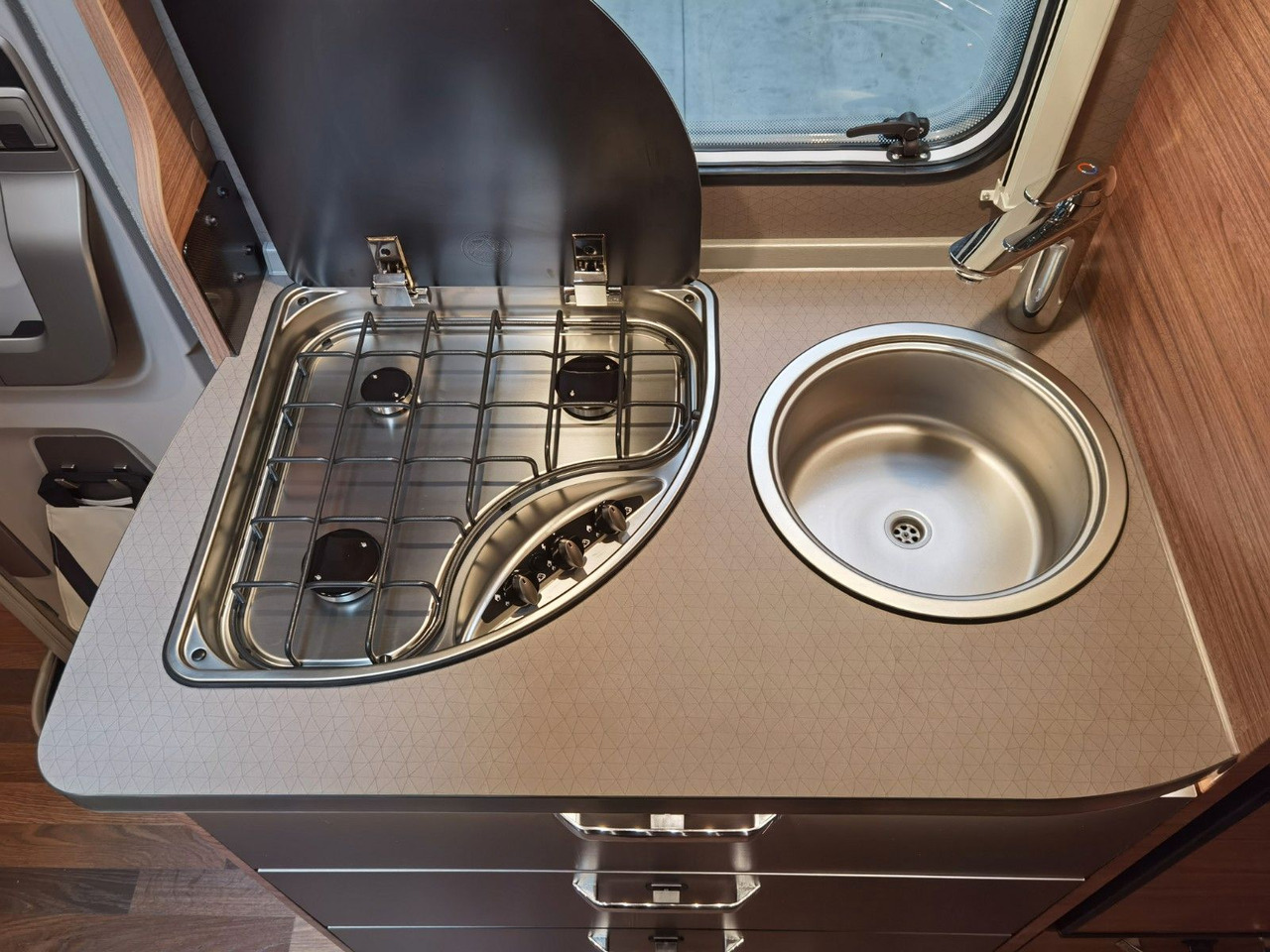 Half integraal camper Weinsberg CARACOMPACT 600 MEG PEPPER / MODELL 2026: afbeelding 18