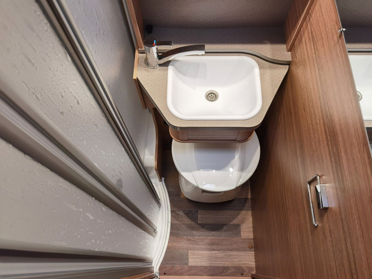 Half integraal camper Weinsberg CARACOMPACT 600 MEG PEPPER / MODELL 2026: afbeelding 24