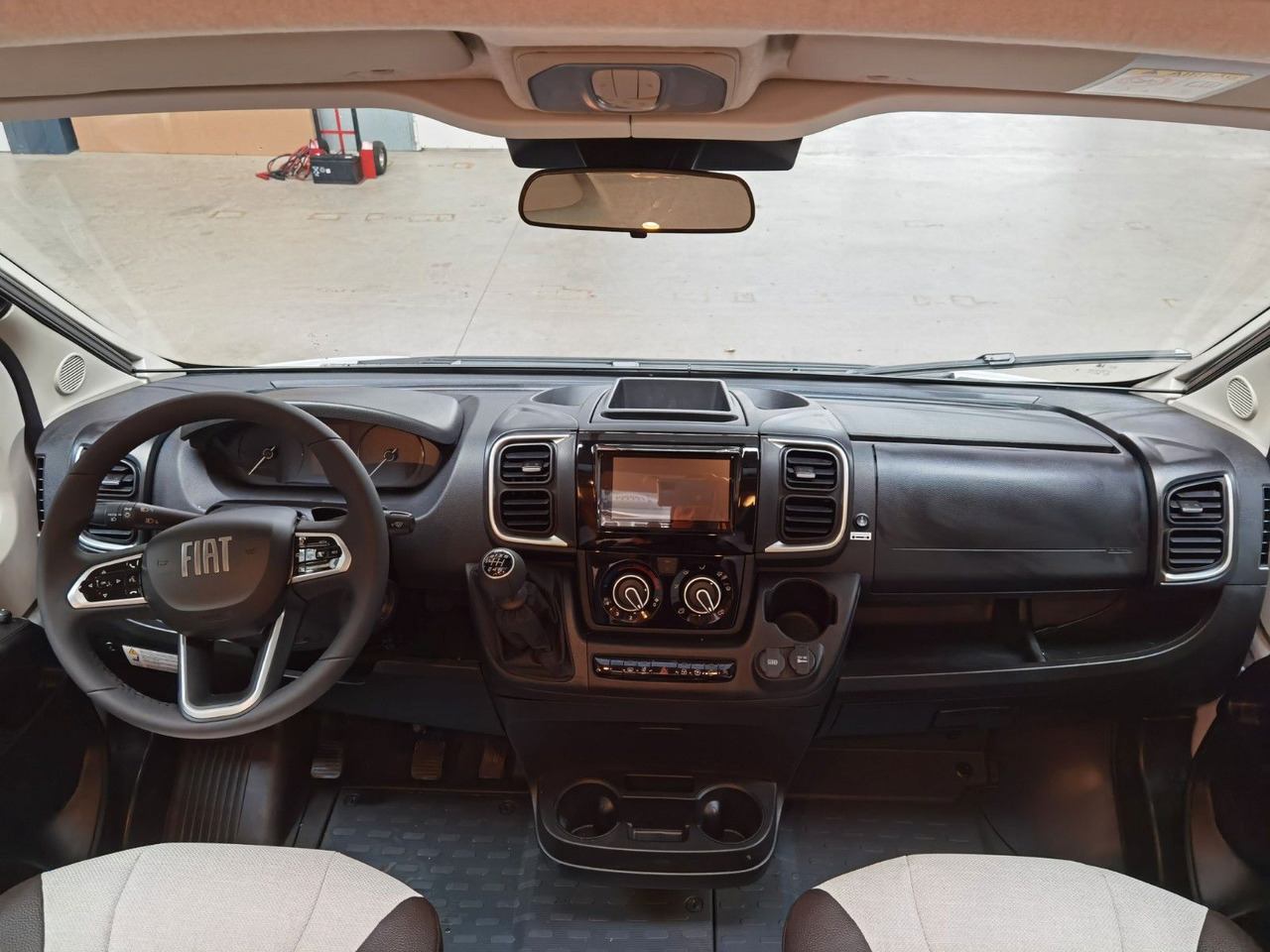 Half integraal camper Weinsberg CARACOMPACT 600 MEG PEPPER / MODELL 2026: afbeelding 13