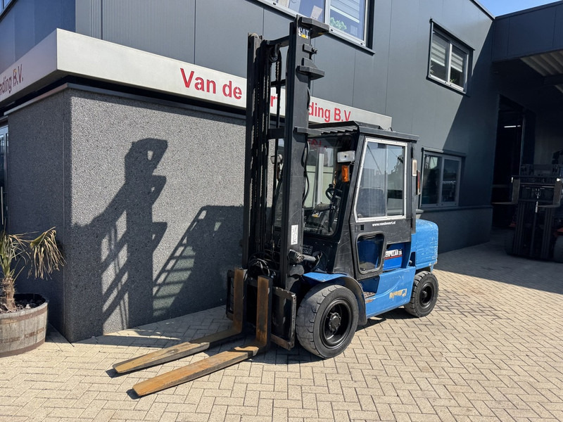 Caterpillar DP35K - Diesel heftruck: afbeelding 3 Caterpillar DP35K - Diesel heftruck: afbeelding 3