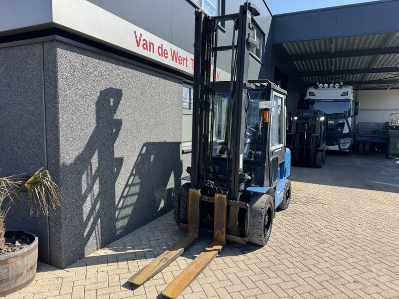 Caterpillar DP35K - Diesel heftruck: afbeelding 4 Caterpillar DP35K - Diesel heftruck: afbeelding 4