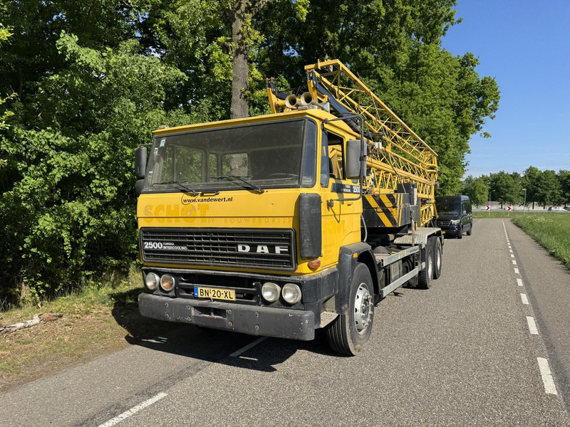 DAF 2500 - Mobiele kraan: afbeelding 2 DAF 2500 - Mobiele kraan: afbeelding 2