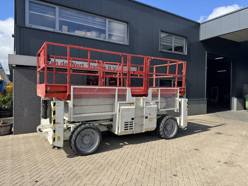 Genie Genie GS 3390 RT Schaarhoogwerker / Scissor Lift / Arbeitsbuhne 12mtr werkhoogte 4x4 Deutz DIESEL 2014 - Schaarlift: afbeelding 4 Genie Genie GS 3390 RT Schaarhoogwerker / Scissor Lift / Arbeitsbuhne 12mtr werkhoogte 4x4 Deutz DIESEL 2014 - Schaarlift: afbeelding 4