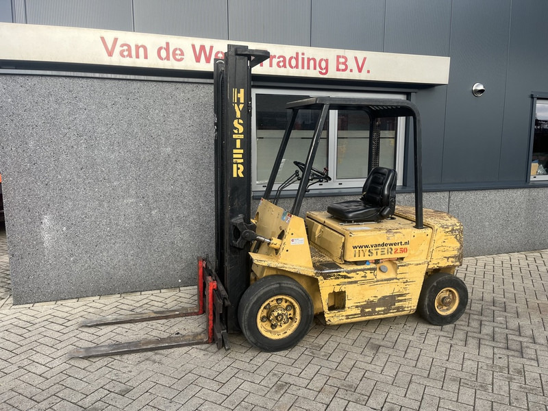 Hyster H2.50XL duplo355 sideshift ISUZU DIESEL - Diesel heftruck: afbeelding 3 Hyster H2.50XL duplo355 sideshift ISUZU DIESEL - Diesel heftruck: afbeelding 3