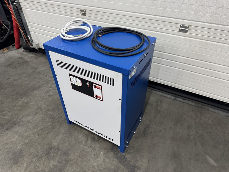 VEB Heftruck Accu lader / Forklift Charger New 48V / 80V More in stock. - Intern transport: afbeelding 2 VEB Heftruck Accu lader / Forklift Charger New 48V / 80V More in stock. - Intern transport: afbeelding 2