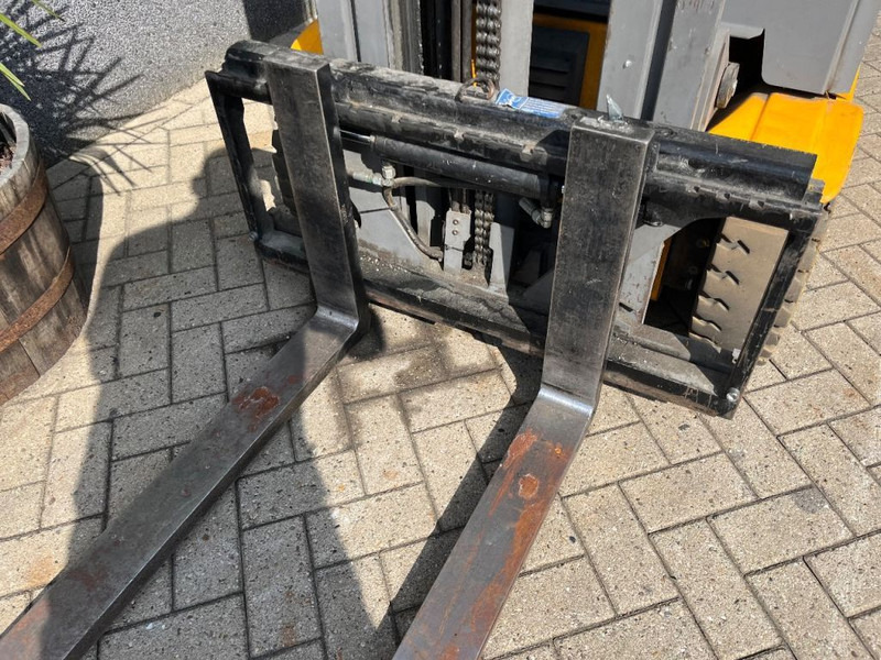 Jungheinrich EFG215 EFG215 triplo460 freelift sideshift 2016 heftruck forklift electrisch - Elektrische heftruck: afbeelding 5 Jungheinrich EFG215 EFG215 triplo460 freelift sideshift 2016 heftruck forklift electrisch - Elektrische heftruck: afbeelding 5