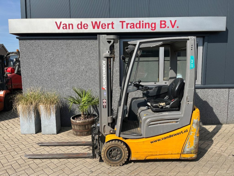 Jungheinrich EFG215 EFG215 triplo460 freelift sideshift 2016 heftruck forklift electrisch - Elektrische heftruck: afbeelding 1 Jungheinrich EFG215 EFG215 triplo460 freelift sideshift 2016 heftruck forklift electrisch - Elektrische heftruck: afbeelding 1