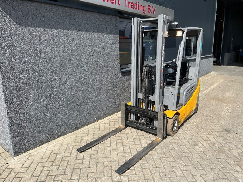 Jungheinrich EFG216K Heftruck Jungheinrich EFG216K Duplo 330 Freelift/Sideshift/4e functie Elektrisch 2016 - Elektrische heftruck: afbeelding 4 Jungheinrich EFG216K Heftruck Jungheinrich EFG216K Duplo 330 Freelift/Sideshift/4e functie Elektrisch 2016 - Elektrische heftruck: afbeelding 4
