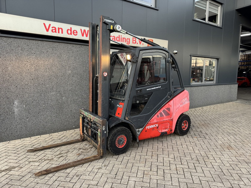 Linde H25D Triplo 590 Freelift / Sideshift / Vorkversteller VW Diesel 2007 - Diesel heftruck: afbeelding 2 Linde H25D Triplo 590 Freelift / Sideshift / Vorkversteller VW Diesel 2007 - Diesel heftruck: afbeelding 2