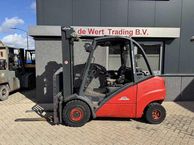Linde H35D triplo550 Freelift / Sideshift 2007 VW DIESEL - Diesel heftruck: afbeelding 1 Linde H35D triplo550 Freelift / Sideshift 2007 VW DIESEL - Diesel heftruck: afbeelding 1