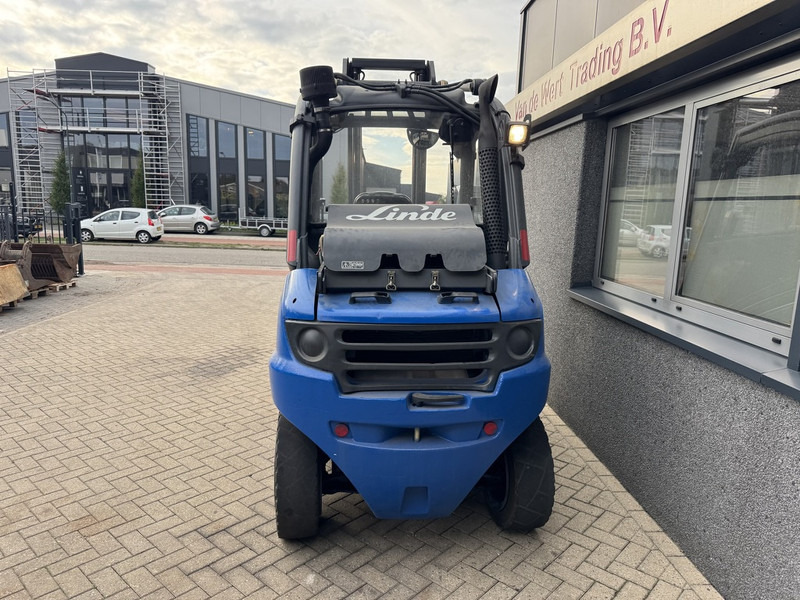 Linde H45T Duplo 400 Freelift / Sideshift / 4e Functie LPG 2005 - LPG heftruck: afbeelding 5 Linde H45T Duplo 400 Freelift / Sideshift / 4e Functie LPG 2005 - LPG heftruck: afbeelding 5