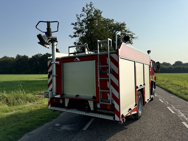 Mercedes-Benz 1124 - Brandweerwagen: afbeelding 4 Mercedes-Benz 1124 - Brandweerwagen: afbeelding 4