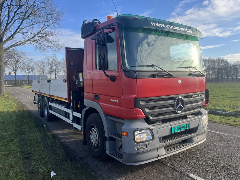 Mercedes-Benz ACTROS 2832 - MKG HKL140 - automaat - EURO5 -lift/stuur as - 600dkm - 2006 - Vrachtwagen met open laadbak, Kraanwagen: afbeelding 4 Mercedes-Benz ACTROS 2832 - MKG HKL140 - automaat - EURO5 -lift/stuur as - 600dkm - 2006 - Vrachtwagen met open laadbak, Kraanwagen: afbeelding 4