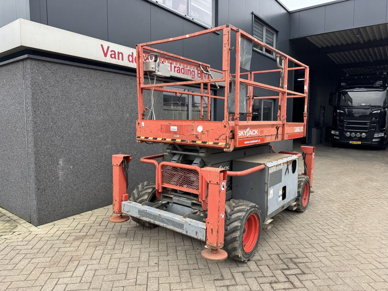 Skyjack SJ 6832RT Schaarhoogwerker / Scissor / Arbeitsbuhne 2015 4X4 Kubota Diesel 12M Werkhoogte - Schaarlift: afbeelding 3 Skyjack SJ 6832RT Schaarhoogwerker / Scissor / Arbeitsbuhne 2015 4X4 Kubota Diesel 12M Werkhoogte - Schaarlift: afbeelding 3