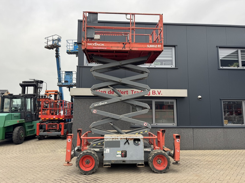 Skyjack SJ 6832RT Schaarhoogwerker / Scissor / Arbeitsbuhne 2015 4X4 Kubota Diesel 12M Werkhoogte - Schaarlift: afbeelding 5 Skyjack SJ 6832RT Schaarhoogwerker / Scissor / Arbeitsbuhne 2015 4X4 Kubota Diesel 12M Werkhoogte - Schaarlift: afbeelding 5