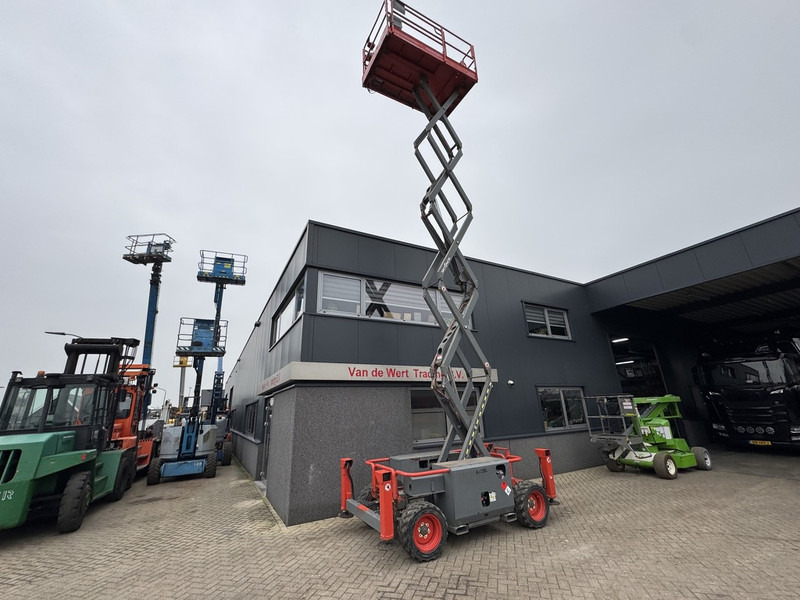 Schaarlift Skyjack SJ 6832RT Schaarhoogwerker / Scissor / Arbeitsbuhne 2016 4X4 Kubota Diesel 12M Werkhoogte: afbeelding 7 Schaarlift Skyjack SJ 6832RT Schaarhoogwerker / Scissor / Arbeitsbuhne 2016 4X4 Kubota Diesel 12M Werkhoogte: afbeelding 7