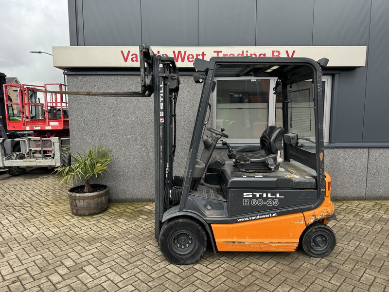 Still Triplo 500 Freelift/Sideshift/4e functie elektrisch - Elektrische heftruck: afbeelding 3 Still Triplo 500 Freelift/Sideshift/4e functie elektrisch - Elektrische heftruck: afbeelding 3