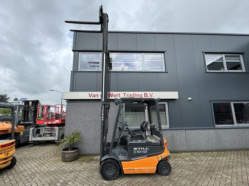 Still Triplo 500 Freelift/Sideshift/4e functie elektrisch - Elektrische heftruck: afbeelding 4 Still Triplo 500 Freelift/Sideshift/4e functie elektrisch - Elektrische heftruck: afbeelding 4