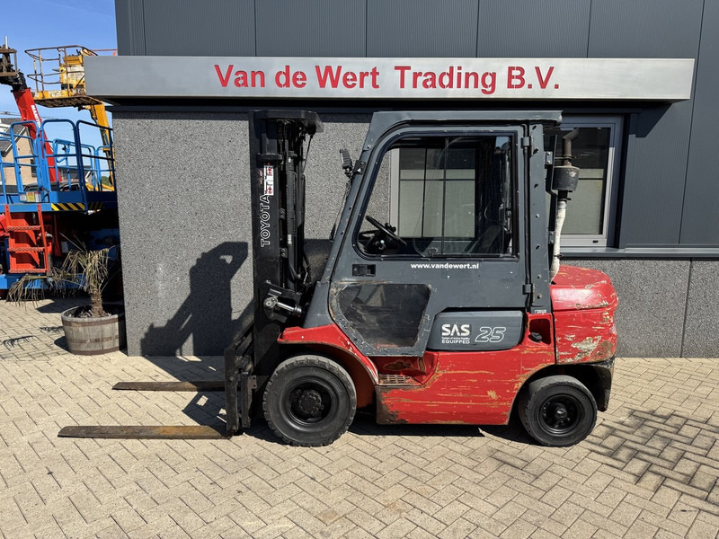 Toyota 02-7FDF25 - Diesel heftruck: afbeelding 1 Toyota 02-7FDF25 - Diesel heftruck: afbeelding 1